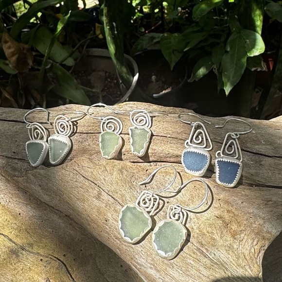 Cornflower blue sea glass Handmade sterling silver spiral swirl drop earrings - Picture 5 of 5
